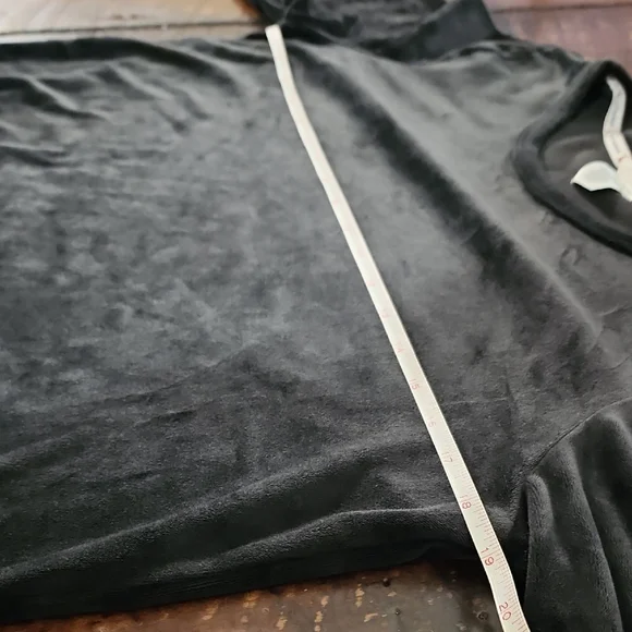 Lucky Brand Black Velvet Long Sleeve Top - Picture 4 of 5